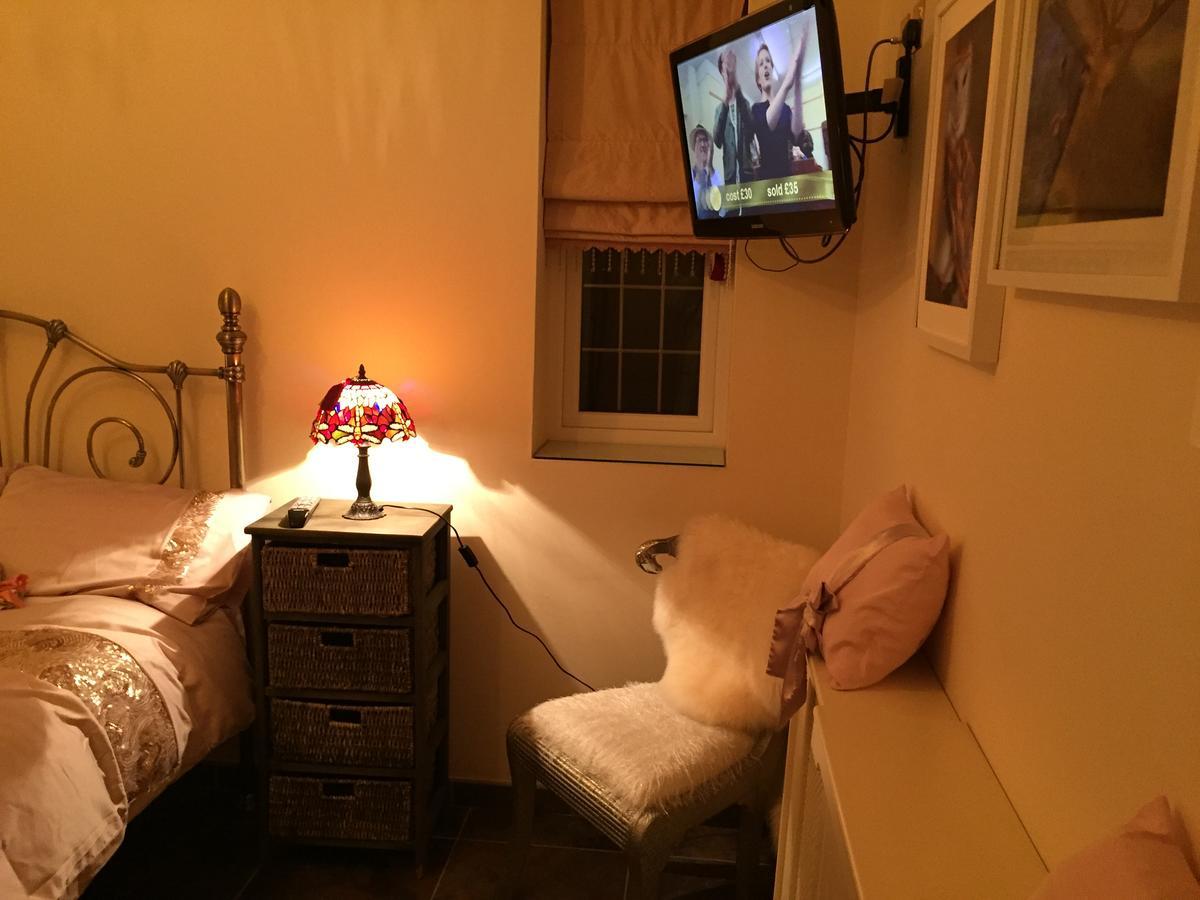 Retreat At The Knowe Auchincruive Estate Bed & Breakfast Ayr Bagian luar foto